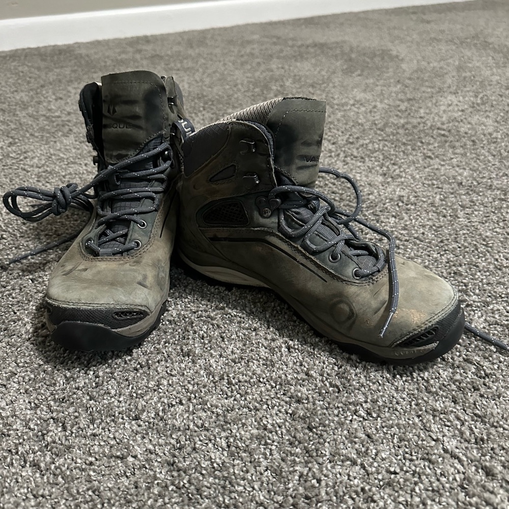 Vasque women’s waterproof hiking boots